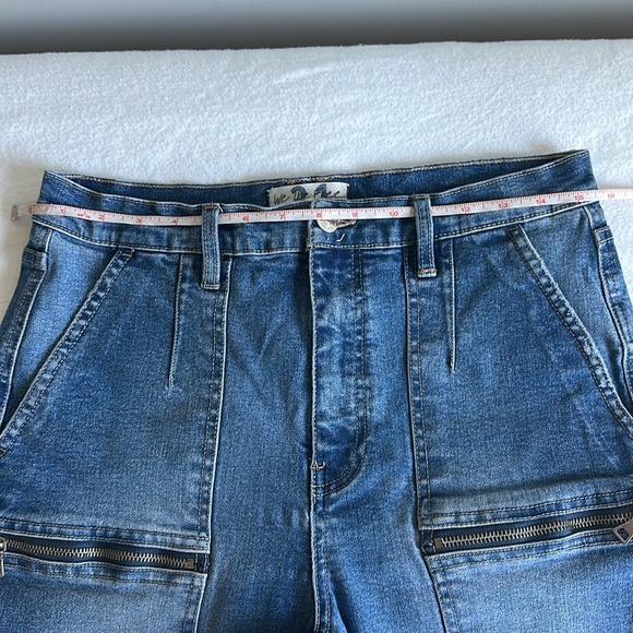 FREE PEOPLE Front Pocket Zipper Jeans - Picture 11 of 12